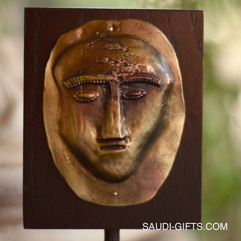 Mounted Mask