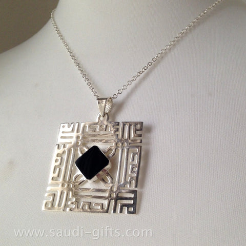 Necklace with kufic calligraphy 'Al Hamdullilah'-silver
